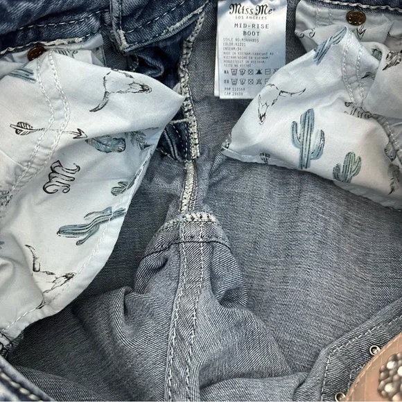 Miss Me Boot Women’s Size 27 Cotton Light-Blue Low Rise Jeans M3444B55 - Picture 11 of 15